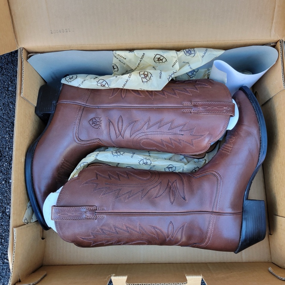 Ariat Chestnut Leather Cowboy Boots